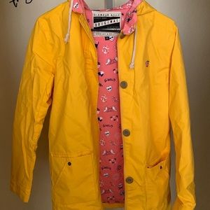 Glamour kills Raincoat